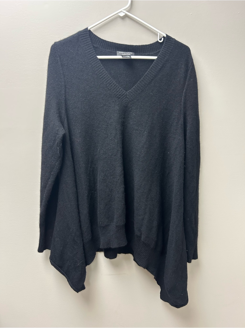 Lord & Taylor Women’s V Neck 100% Cashmere Sweater